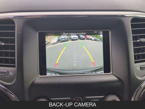 Used 2019 Jeep Grand Cherokee Laredo RWD image 22