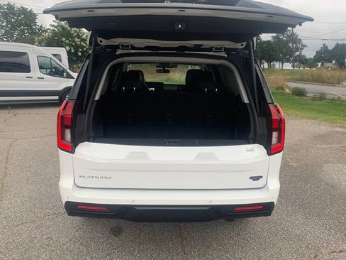 New 2027 Ford Expedition Platinum w/ Platinum Ultimate Package AWD/4WD image 9