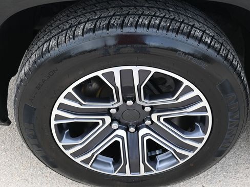 Used 2024 Jeep Wagoneer Series II w/ Flexible Seating Group RWD image 7