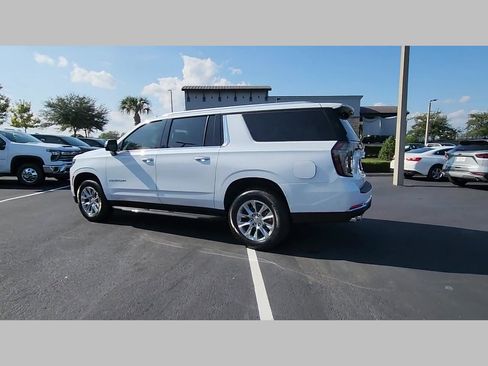 New 2026 Chevrolet Suburban Premier image 25