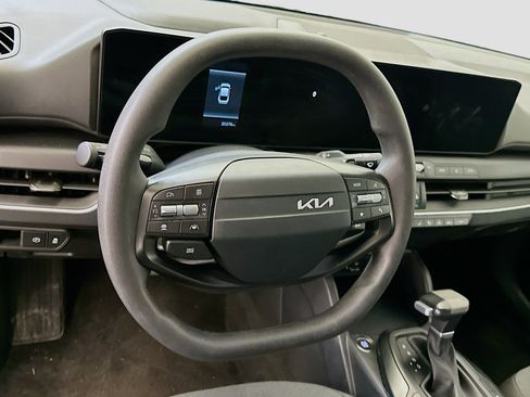 Used 2025 Kia K4 LXS image 18