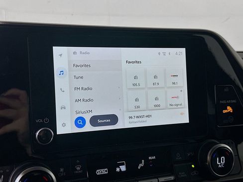 Used 2023 Toyota Highlander XLE image 24