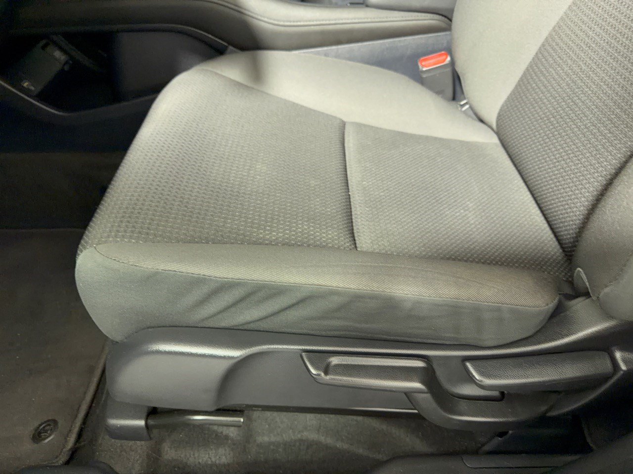 Used 2022 Honda HR-V LX image 16