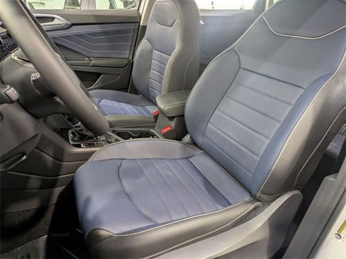 New 2025 Volkswagen Taos SEL image 18