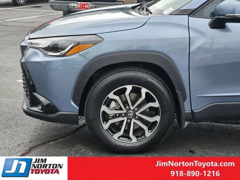 Used 2024 Toyota Corolla Cross AWD Hybrid image 9