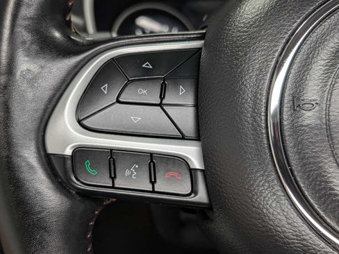 Used 2020 Jeep Compass Latitude w/ Cold Weather Group AWD/4WD image 35