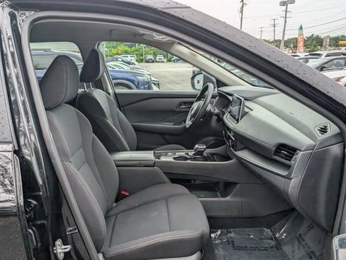 Used 2024 Nissan Rogue S FWD image 10