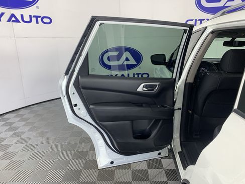 Used 2020 Nissan Pathfinder SV FWD image 29
