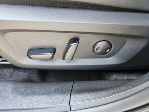 New 2026 Mitsubishi Outlander SEL image 9