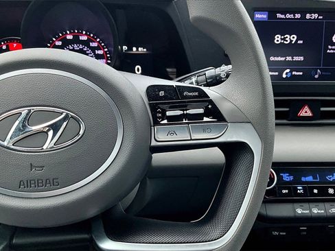 Used 2023 Hyundai Elantra SEL image 19