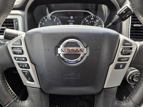 Used 2021 Nissan Titan SV w/ SV Convenience Package image 33