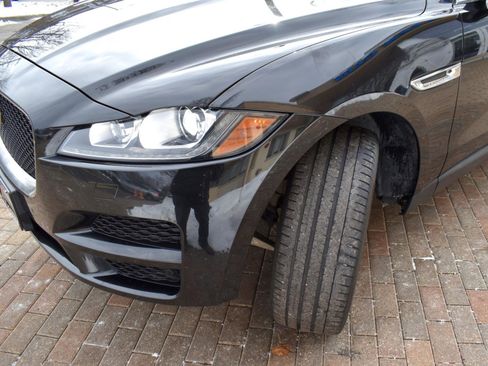 Used 2019 Jaguar F-PACE Prestige image 7