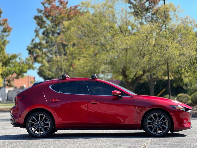 Used 2019 MAZDA MAZDA3 Hatchback w/ Preferred Package FWD image 4