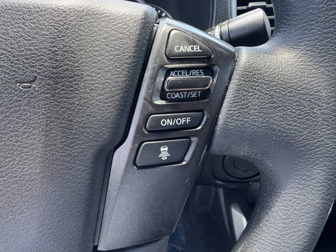 Used 2023 Nissan Frontier SV w/ Technology Package RWD image 16