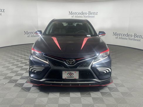Used 2021 Toyota Camry SE FWD image 2