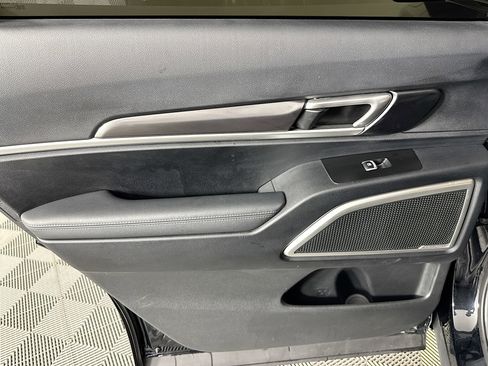 Used 2023 Kia Telluride S image 25