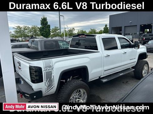 Used 2019 GMC Sierra 2500 Denali w/ Duramax Plus Package AWD/4WD image 4