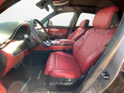 Used 2024 Genesis GV70 3.5T Sport w/ Sport Prestige Package image 11