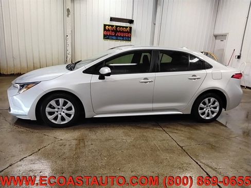 Used 2023 Toyota Corolla LE FWD image 5