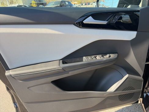 New 2026 Volkswagen Taos S FWD image 9