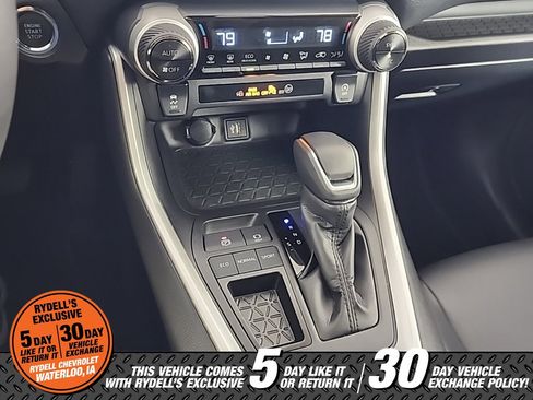 Used 2025 Toyota RAV4 XLE Premium image 33