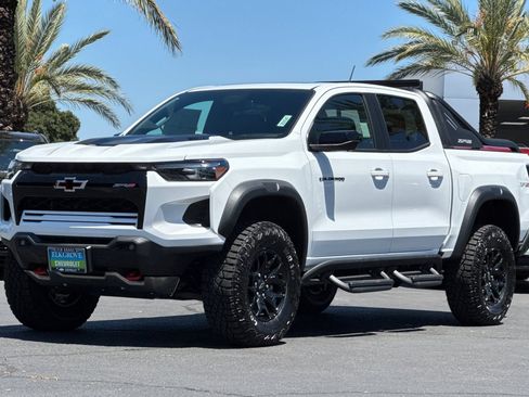 New 2026 Chevrolet Colorado ZR2 w/ Midnight Edition AWD/4WD image 7