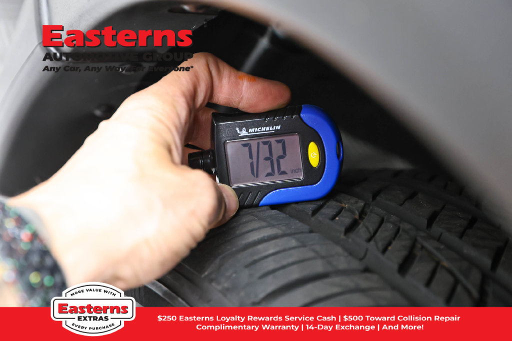 Used 2024 Nissan Pathfinder SV AWD/4WD image 31