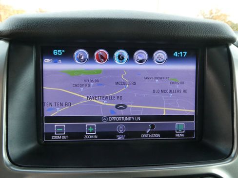 Used 2018 Chevrolet Suburban LT image 23