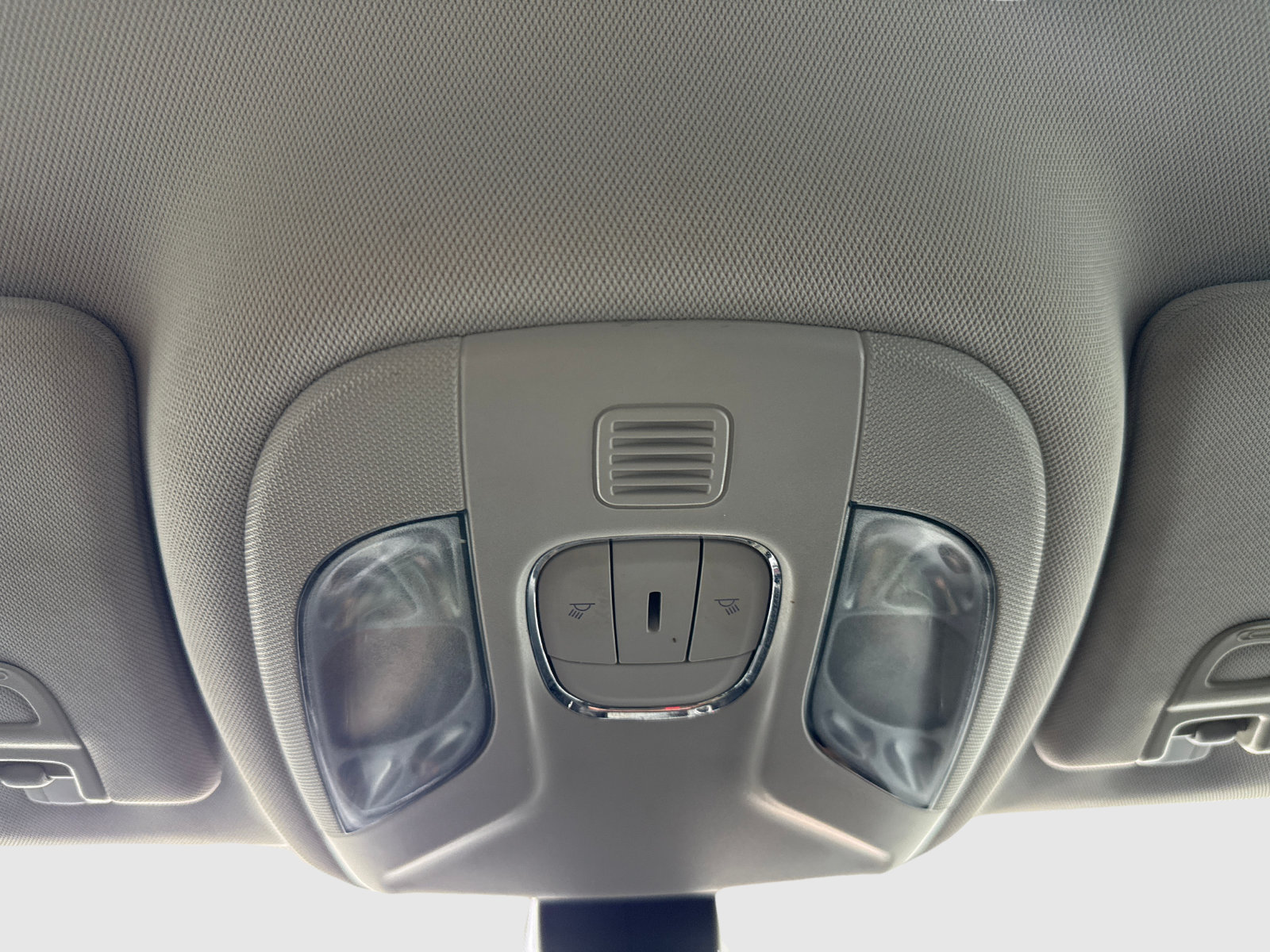Used 2020 Jeep Compass Latitude w/ Popular Equipment Group FWD image 30