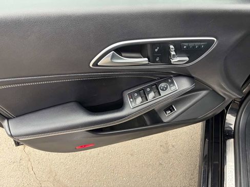 Used 2018 Mercedes-Benz CLA 250 4MATIC image 17
