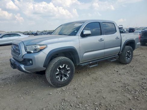 Used 2017 Toyota Tacoma TRD Off-Road w/ Tow Package image 2