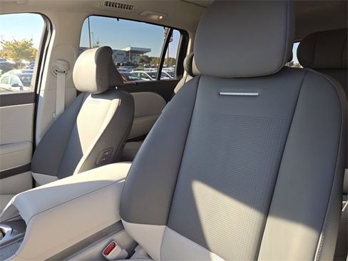 New 2026 Hyundai Ioniq 9 Limited image 17