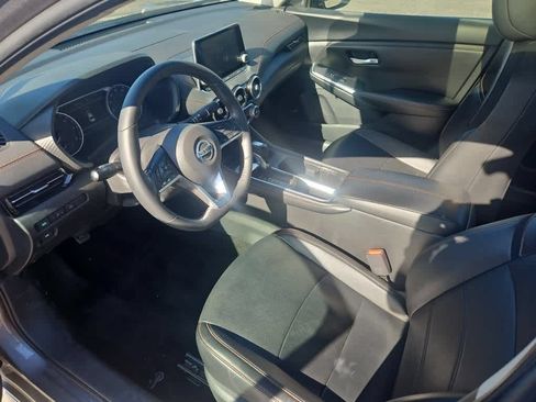 Used 2023 Nissan Sentra SR w/ SR Premium Package FWD image 14