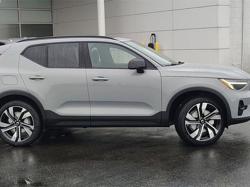 New 2026 Volvo XC40 B5 Plus w/ Climate Package image 2