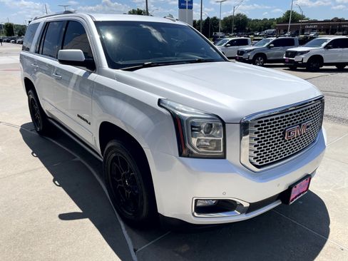 Used 2017 GMC Yukon Denali AWD/4WD image 4