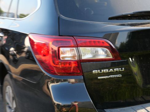 Used 2019 Subaru Outback 2.5i Touring AWD/4WD image 6
