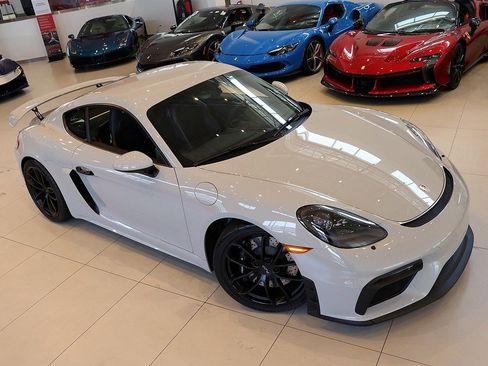 Used 2020 Porsche 718 Cayman GT4 image 13