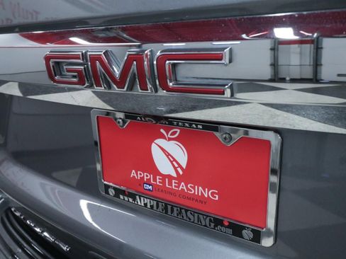 Used 2021 GMC Yukon SLT w/ SLT Premium Package image 29