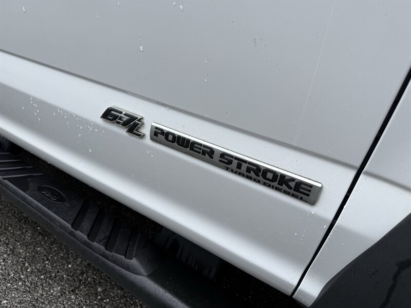 Used 2021 Ford F550 4x4 Regular Cab Super Duty image 9