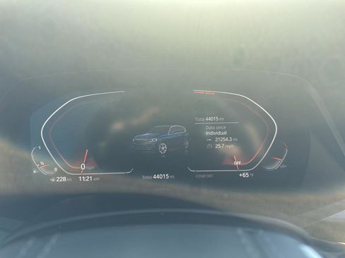 Used 2021 Cadillac XT5 Premium Luxury image 3