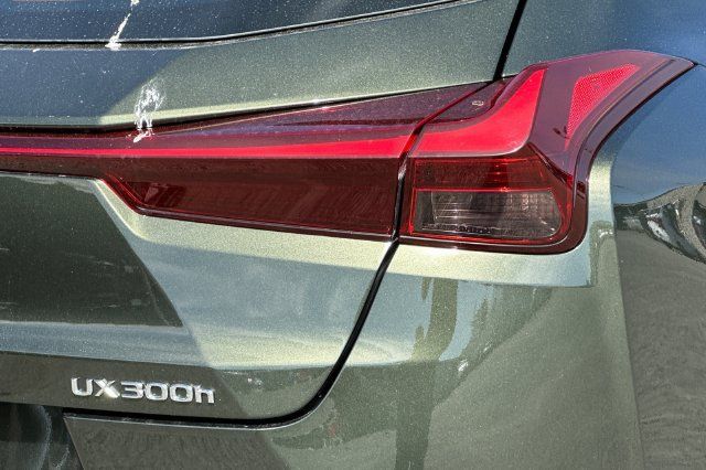 Used 2026 Lexus UX 300h FWD w/ Accessory Package (Z2) image 34