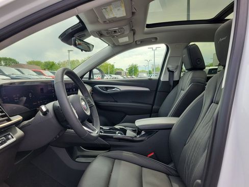 Used 2025 Buick Envision Avenir AWD/4WD image 18