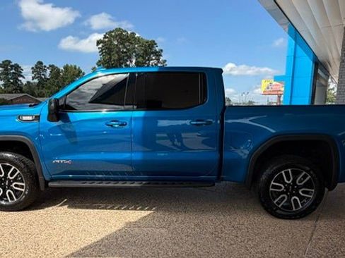Used 2022 GMC Sierra 1500 AT4 w/ AT4 Preferred Package AWD/4WD image 4