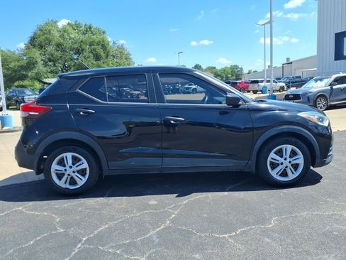 Used 2020 Nissan Kicks S FWD image 4