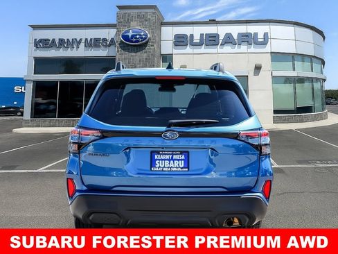 Used 2025 Subaru Forester Premium AWD/4WD image 5