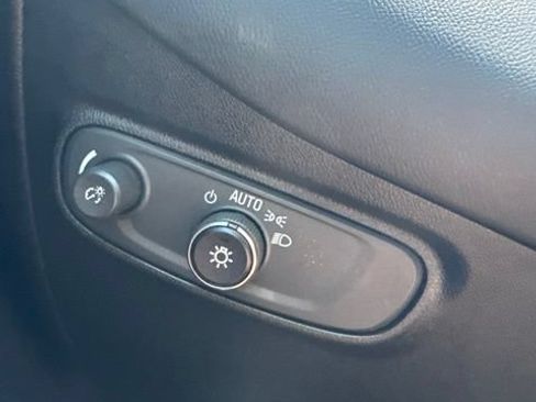 Used 2019 Chevrolet Equinox LT FWD image 20