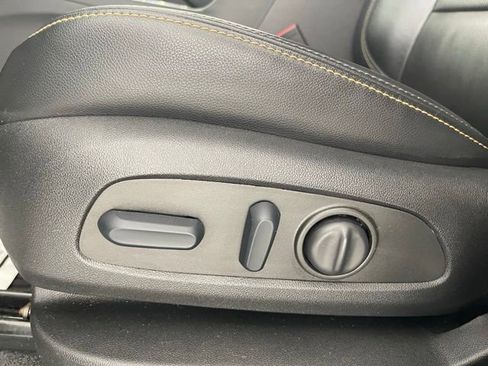 Used 2022 Chevrolet Equinox Premier FWD image 34