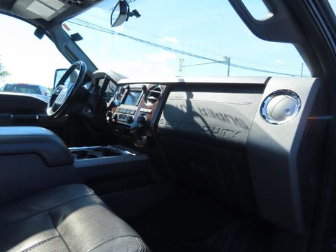 Used 2012 Ford F250 Lariat w/ Lariat Ultimate Pkg AWD/4WD image 38