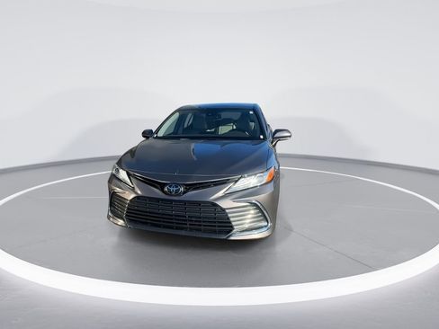 Used 2023 Toyota Camry XLE w/ Cold Weather Package image 4