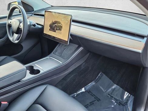 Used 2023 Tesla Model Y Long Range image 22